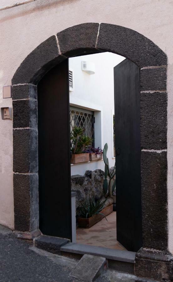 Le Casette Nel Borgo Hotel Ачиреале Екстериор снимка